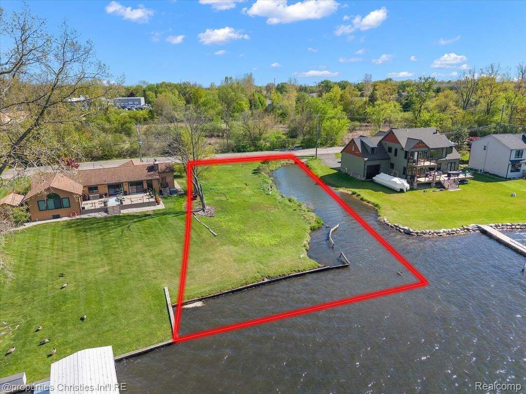 Waterfront land parcel featuring direct water access