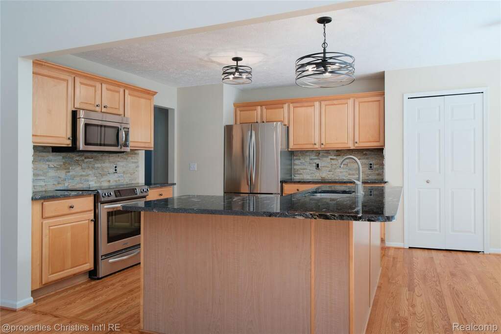 4 Bedroom Single Family Home/House's Image 10