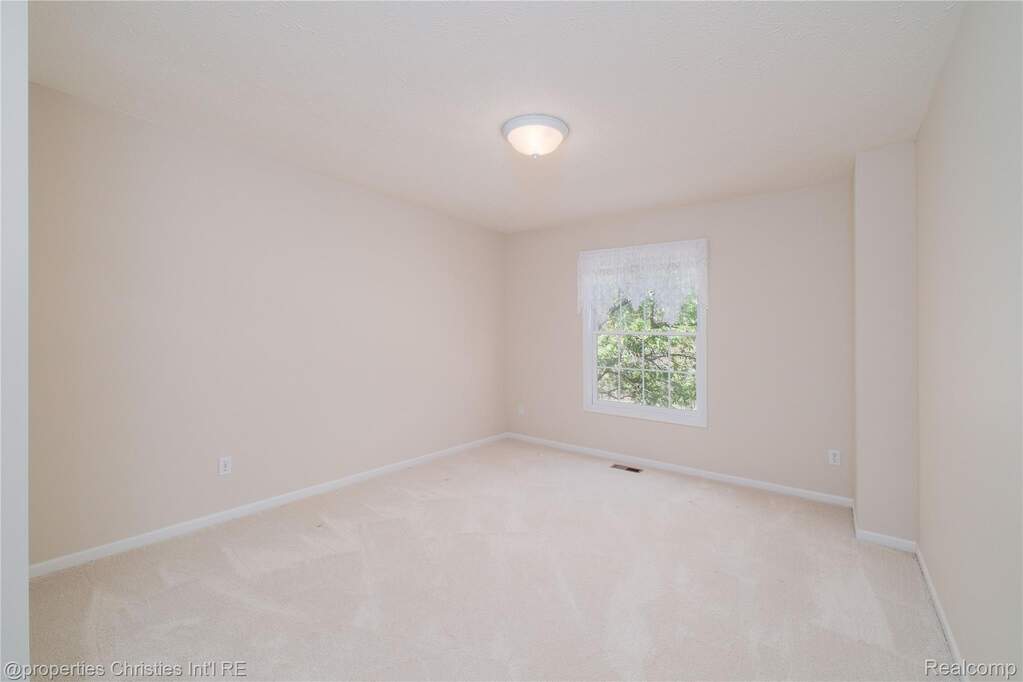 4 Bedroom Single Family Home/House's Image 29