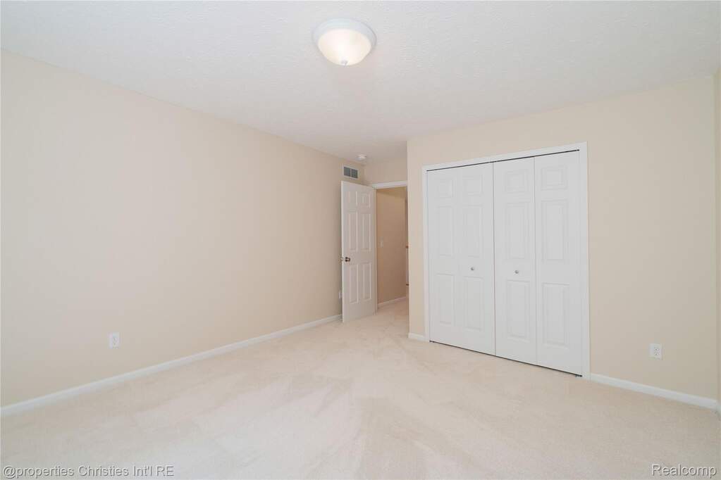 4 Bedroom Single Family Home/House's Image 34