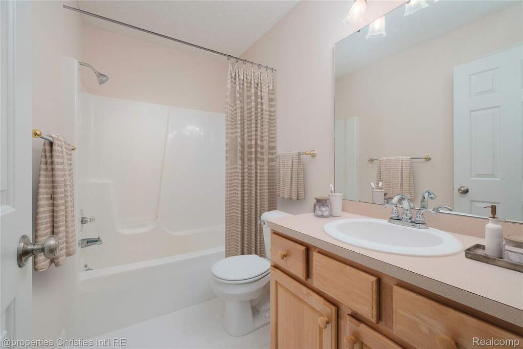 4 Bedroom Single Family Home/House's Image 35