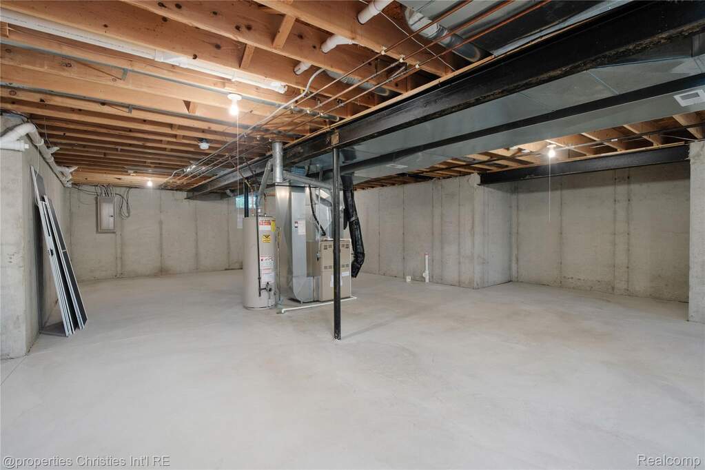 4 Bedroom Single Family Home/House's Image 37