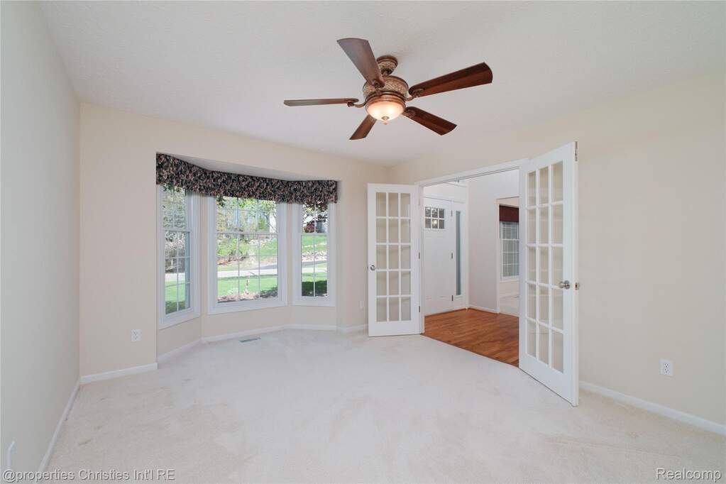 4 Bedroom Single Family Home/House's Image 5