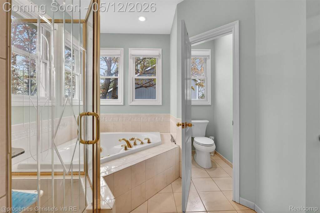 4 Bedroom Single Family Home/House's Image 8