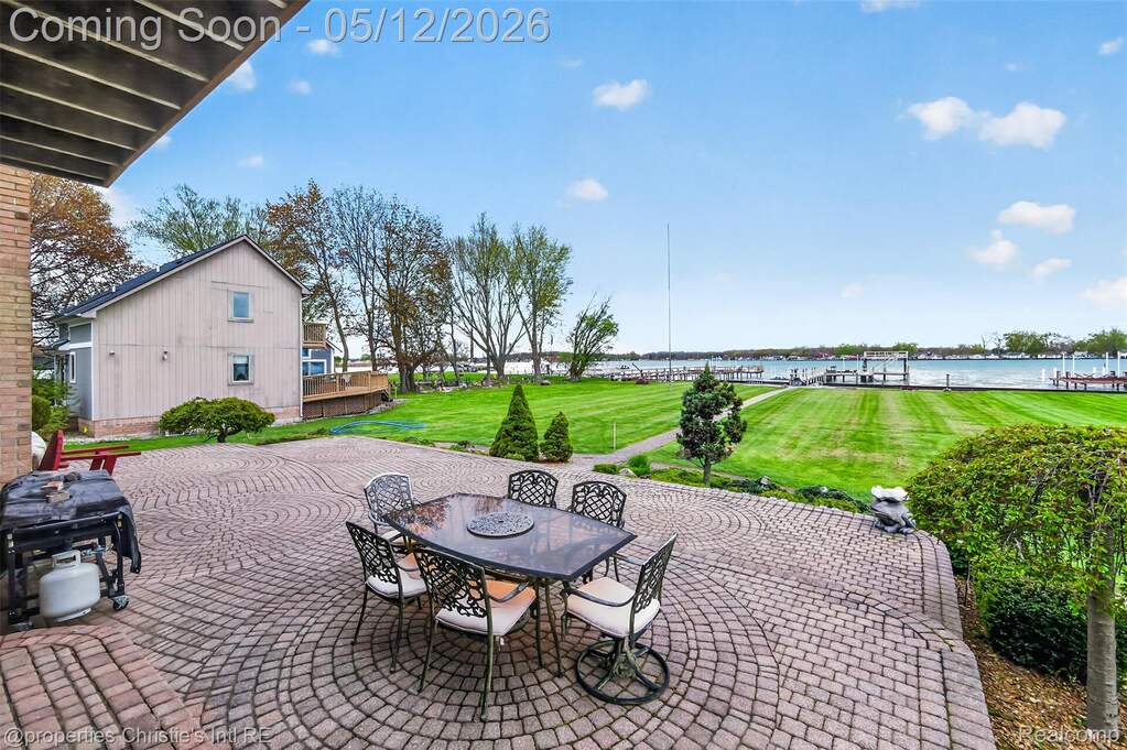 4 Bedroom Single Family Home/House's Image 10