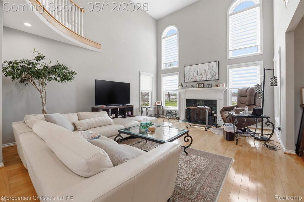 4 Bedroom Single Family Home/House's Image 3
