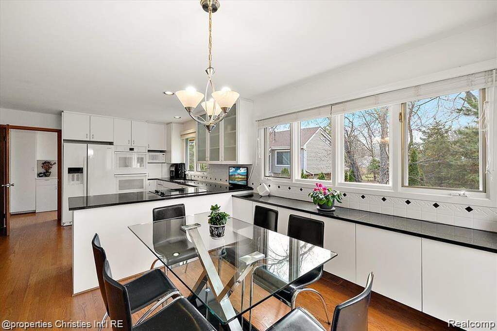 4 Bedroom Single Family Home/House's Image 13