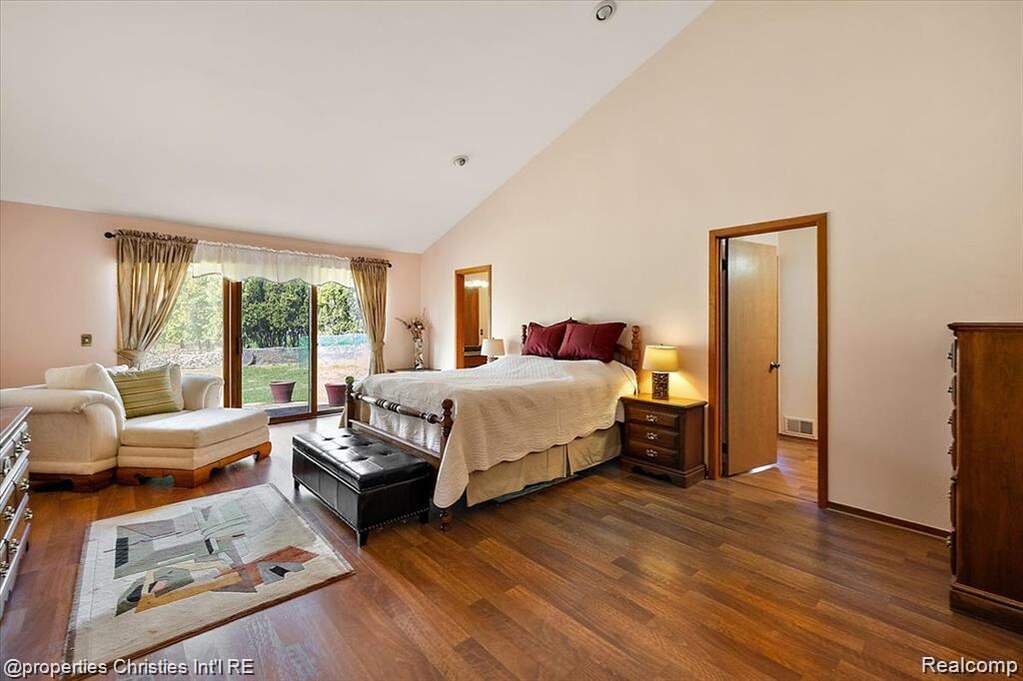 4 Bedroom Single Family Home/House's Image 22