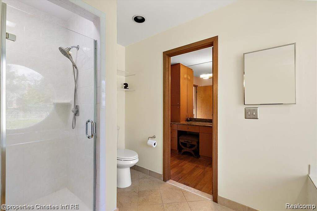 4 Bedroom Single Family Home/House's Image 27