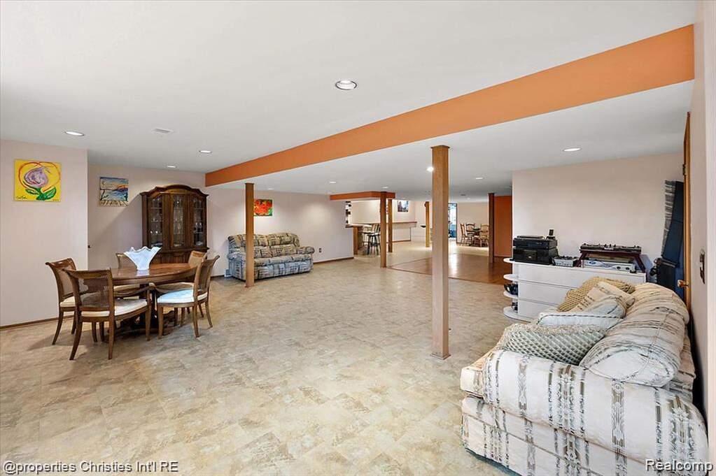 4 Bedroom Single Family Home/House's Image 45