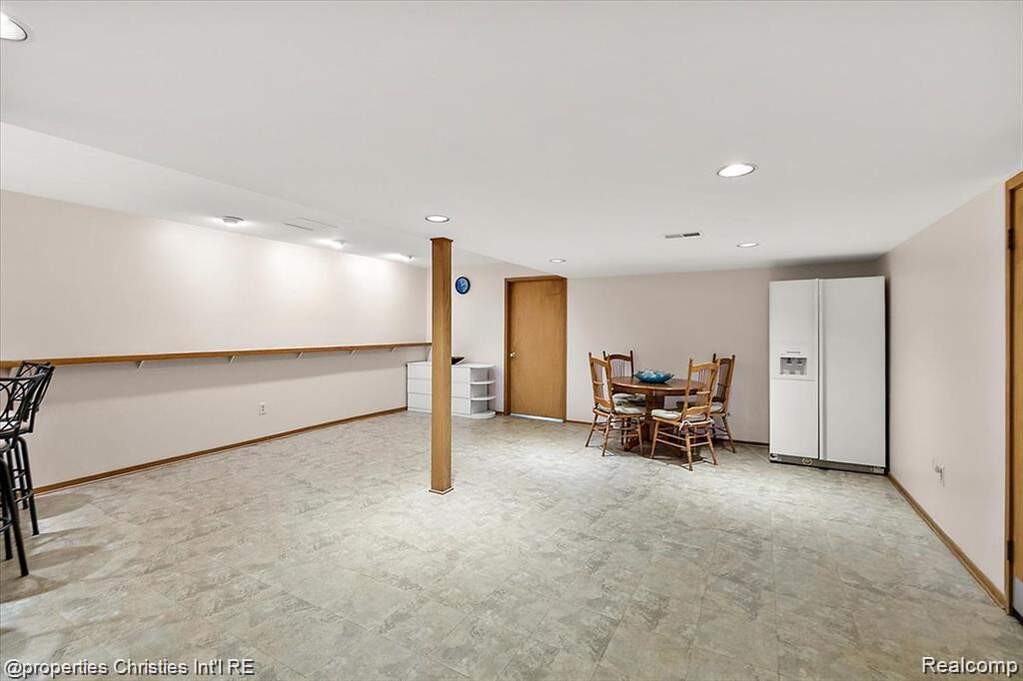 4 Bedroom Single Family Home/House's Image 51