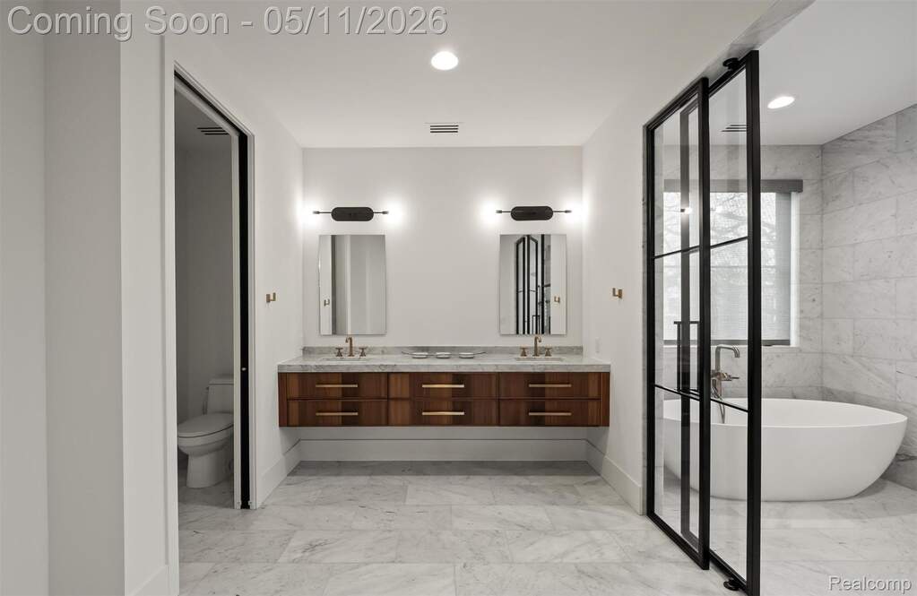 3 Bedroom Single Family Home/House's Image 14