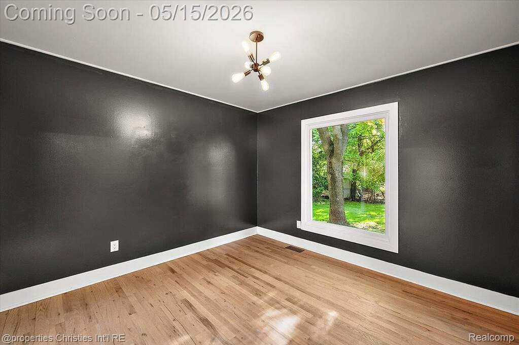 4 Bedroom Single Family Home/House's Image 9