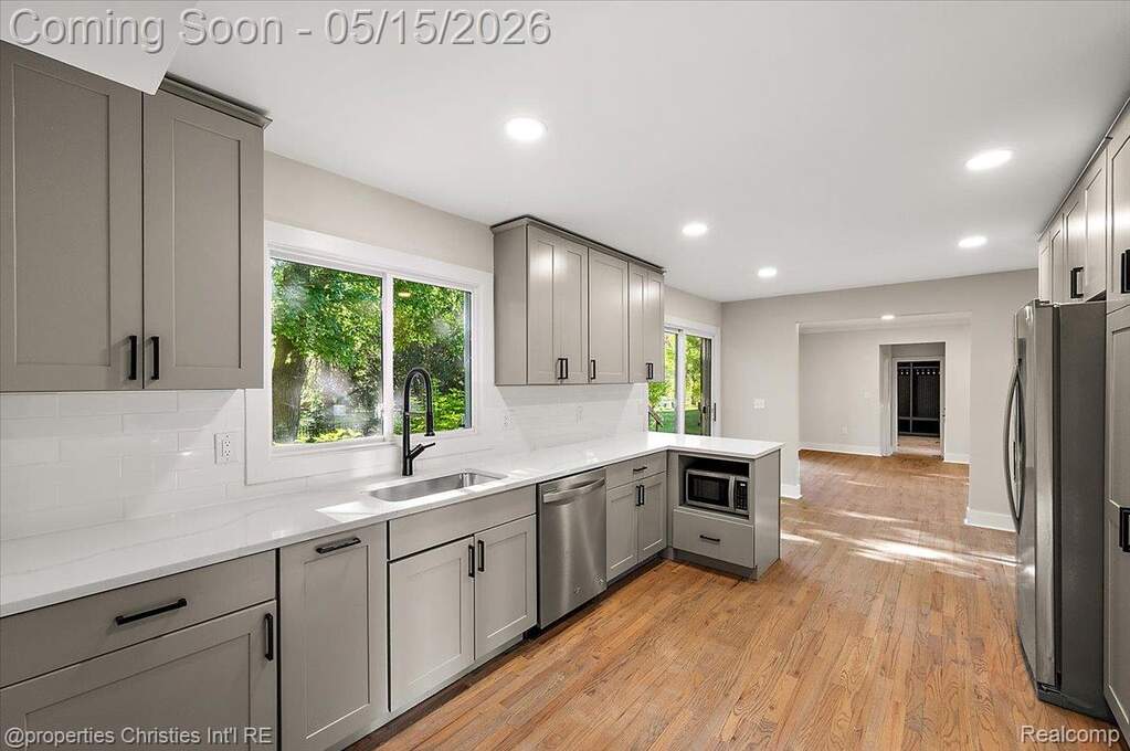 4 Bedroom Single Family Home/House's Image 11