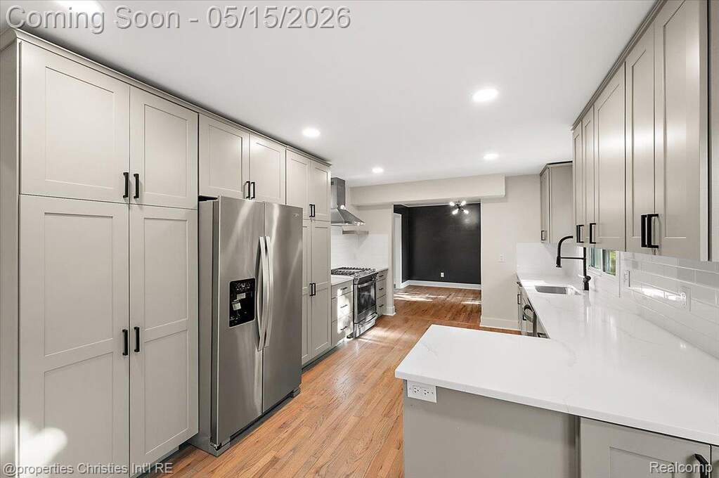 4 Bedroom Single Family Home/House's Image 14