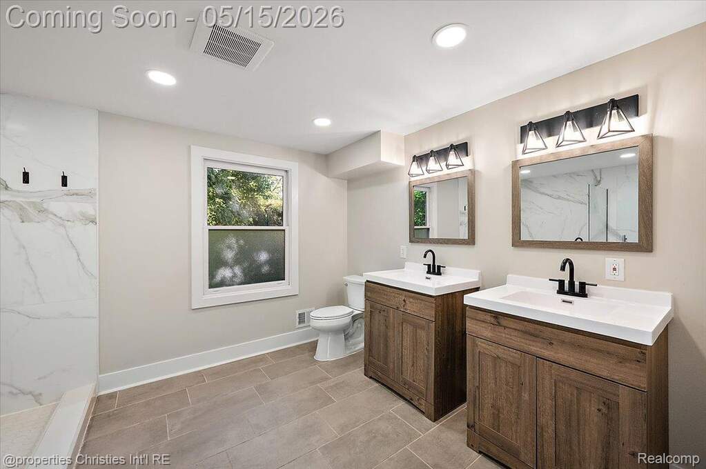 4 Bedroom Single Family Home/House's Image 29
