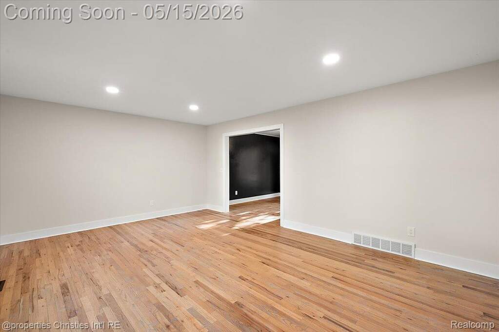 4 Bedroom Single Family Home/House's Image 5