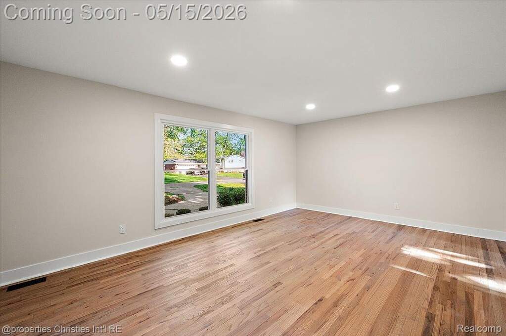 4 Bedroom Single Family Home/House's Image 6