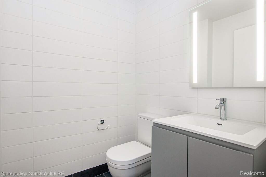 3 Bedroom Apartment/Flat's Image 11