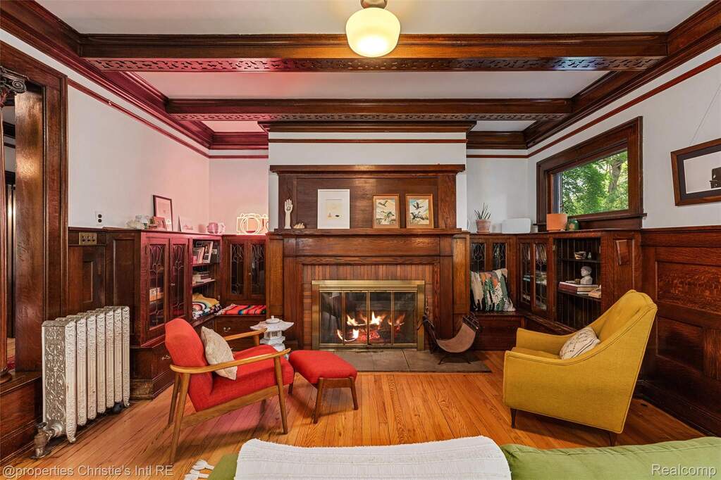 5 Bedroom Single Family Home/House's Image 24