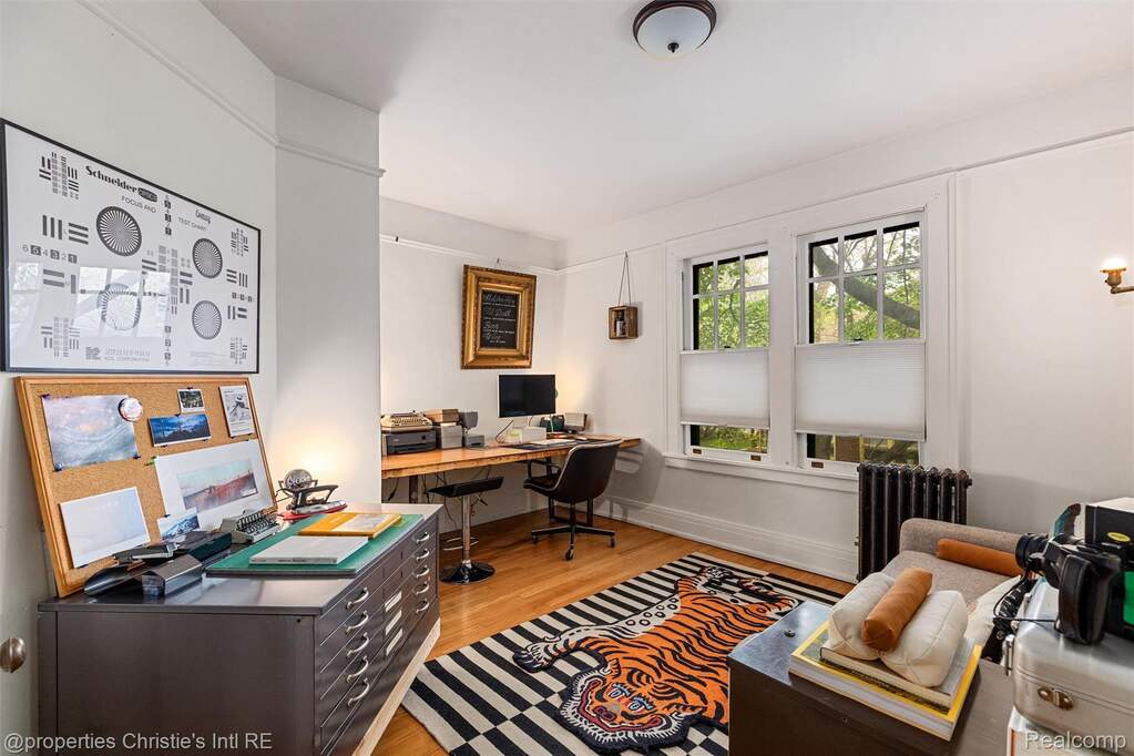 5 Bedroom Single Family Home/House's Image 45