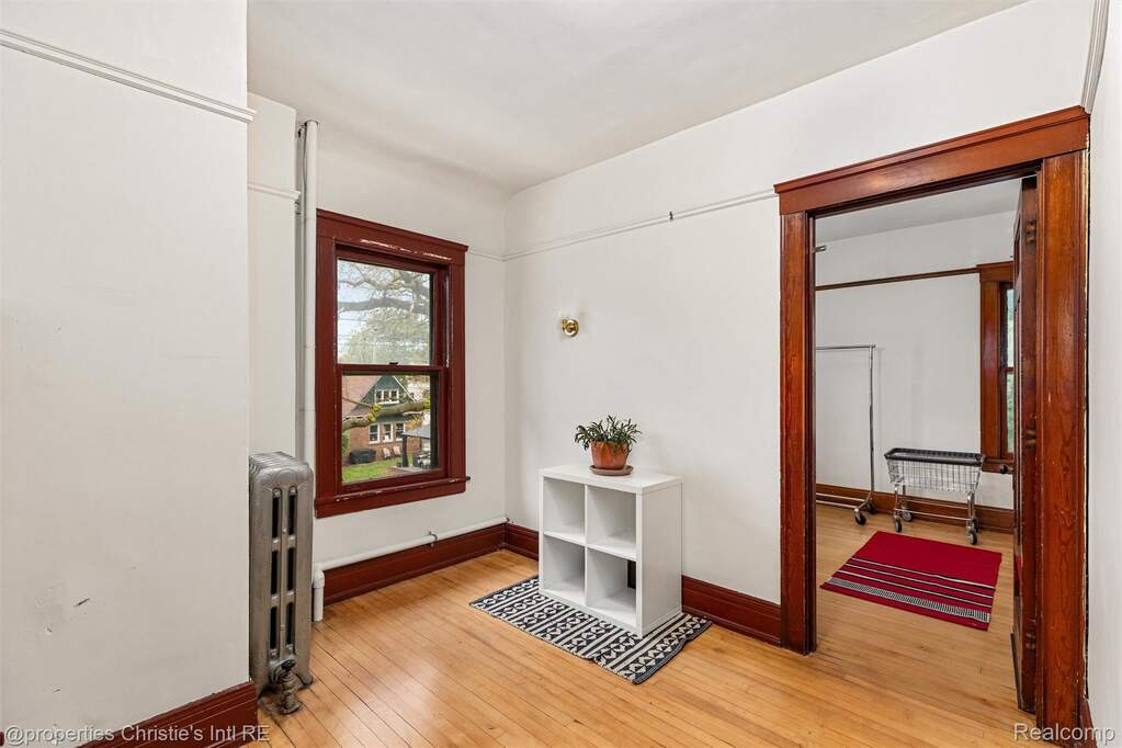5 Bedroom Single Family Home/House's Image 53