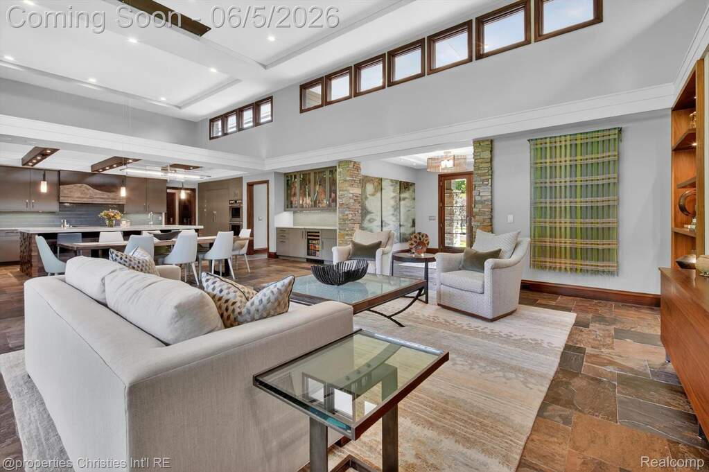 4 Bedroom Single Family Home/House's Image 10