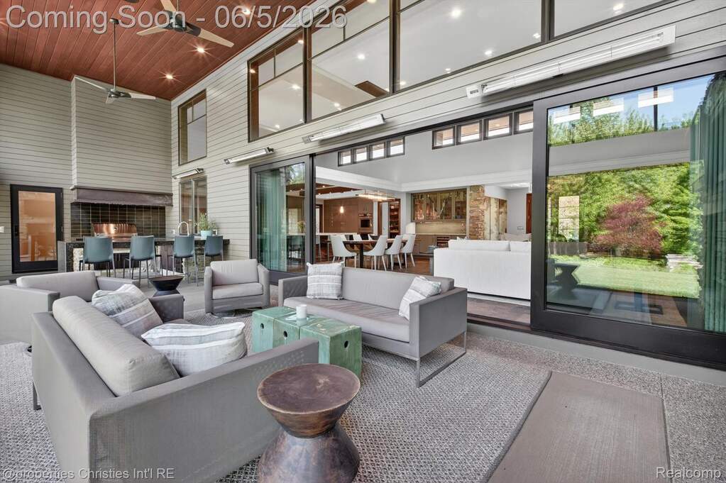 4 Bedroom Single Family Home/House's Image 13