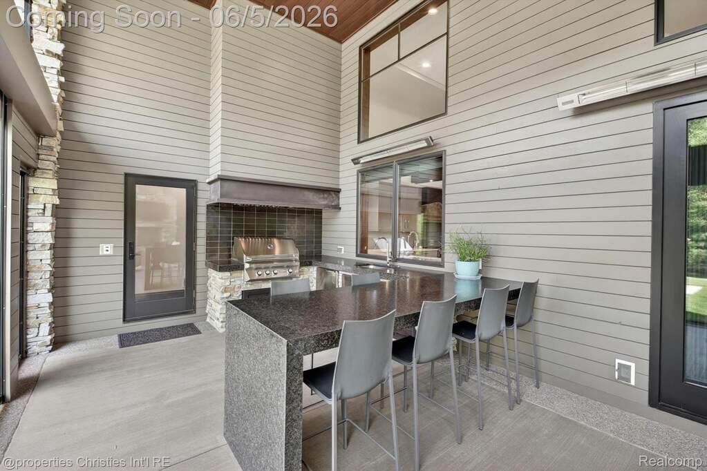 4 Bedroom Single Family Home/House's Image 15