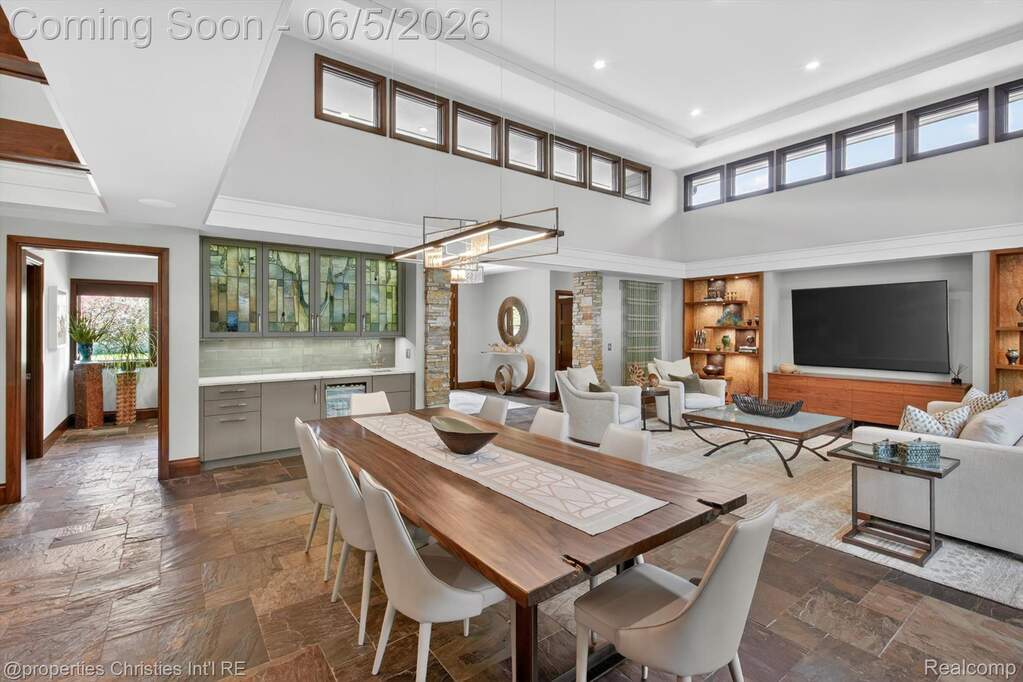 4 Bedroom Single Family Home/House's Image 22
