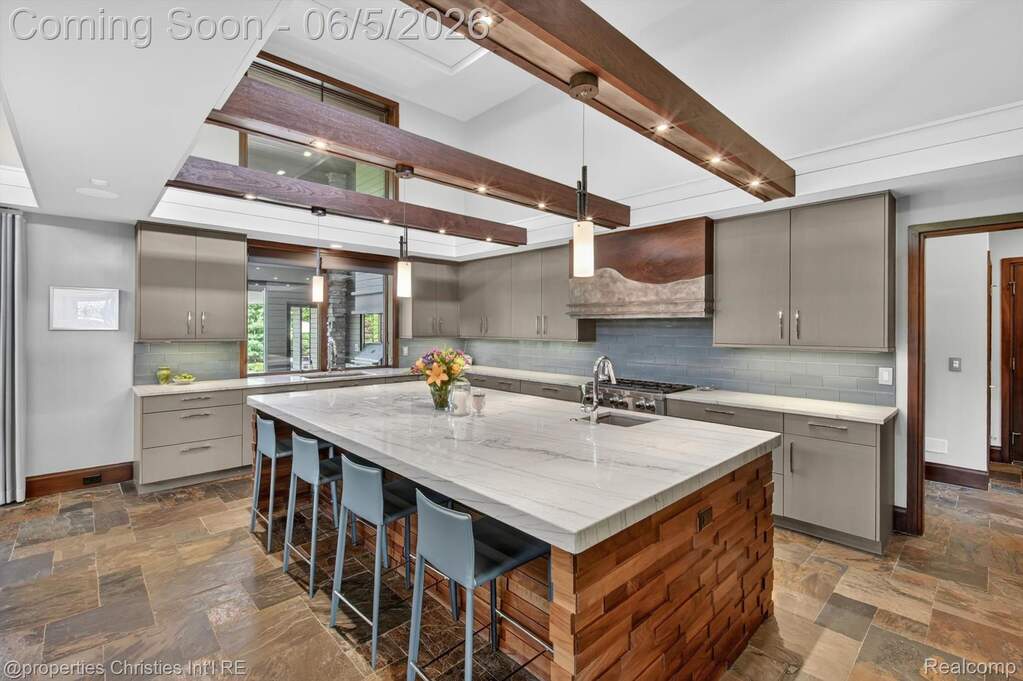 4 Bedroom Single Family Home/House's Image 25