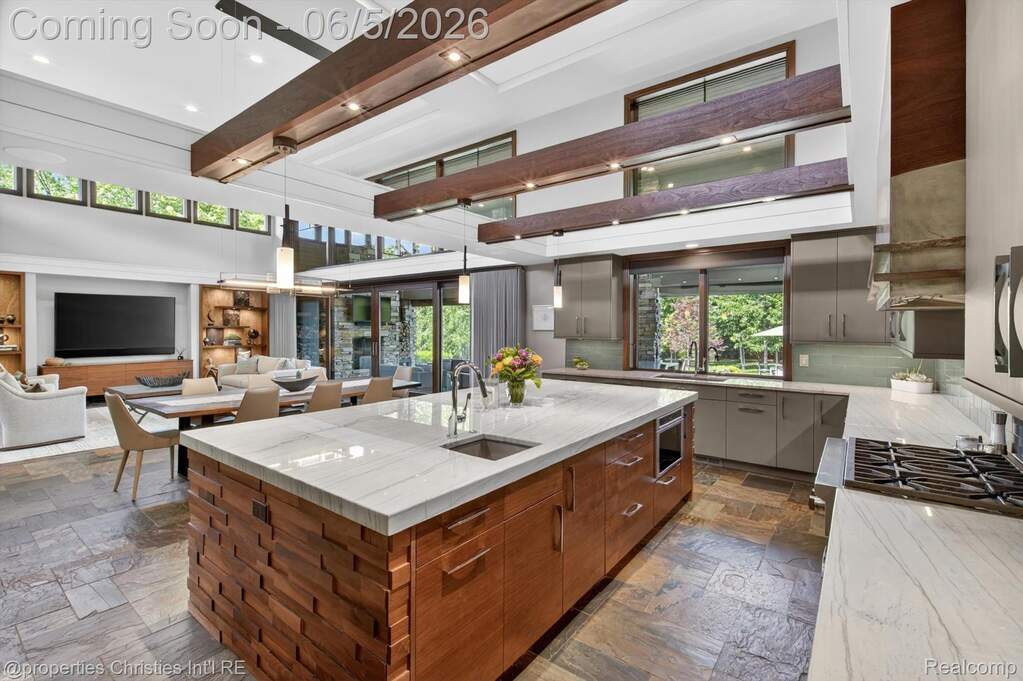 4 Bedroom Single Family Home/House's Image 26