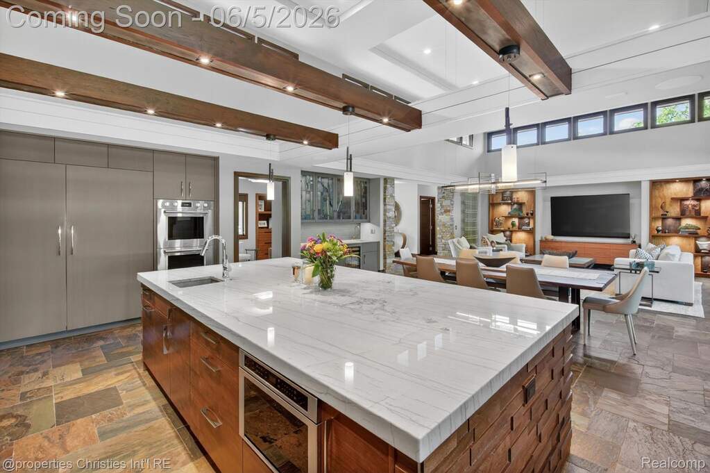 4 Bedroom Single Family Home/House's Image 27