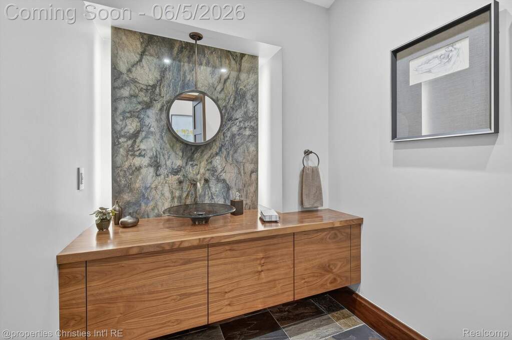 4 Bedroom Single Family Home/House's Image 31