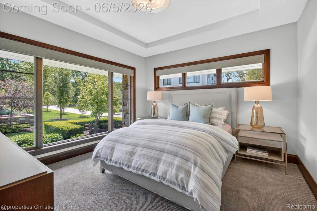 4 Bedroom Single Family Home/House's Image 32
