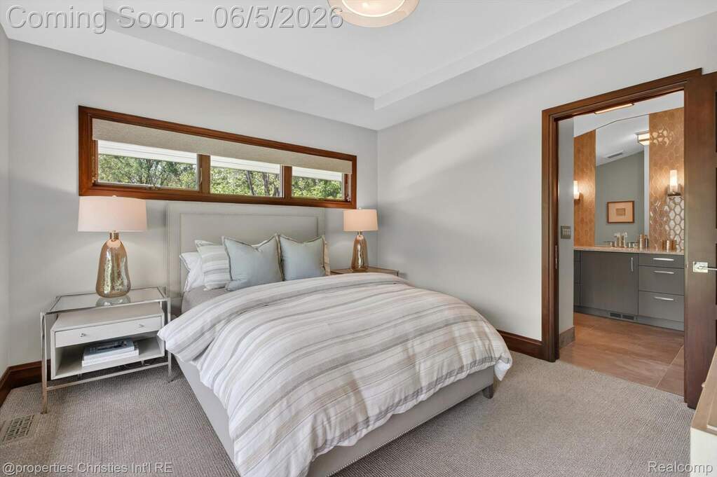 4 Bedroom Single Family Home/House's Image 33