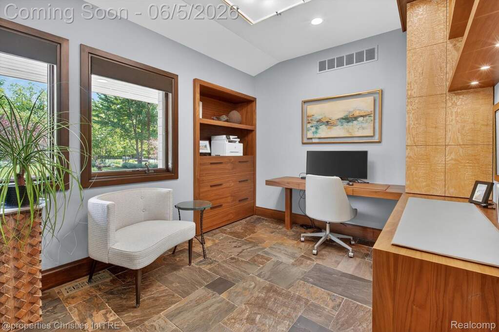4 Bedroom Single Family Home/House's Image 40
