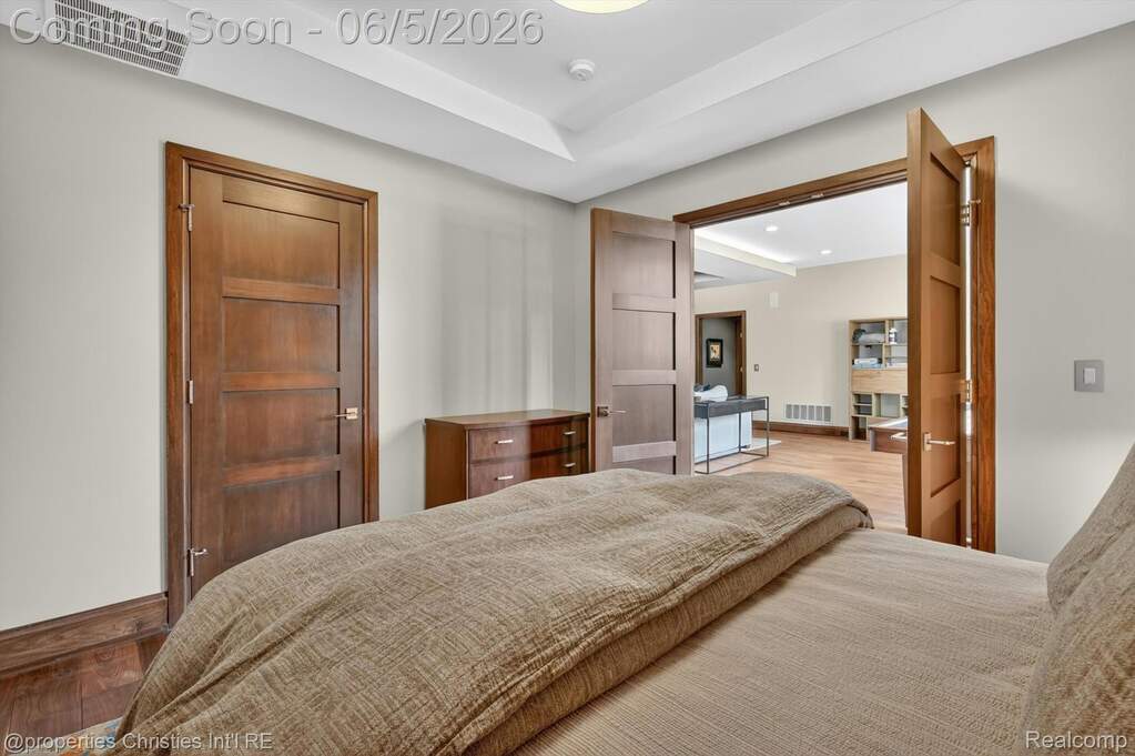 4 Bedroom Single Family Home/House's Image 60