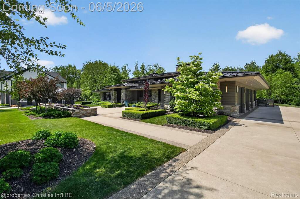4 Bedroom Single Family Home/House's Image 77