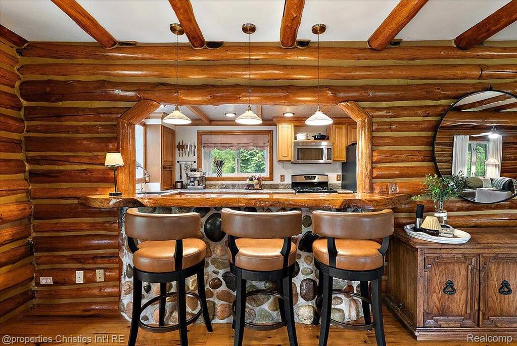 3 Bedroom Single Family Home/House's Image 11