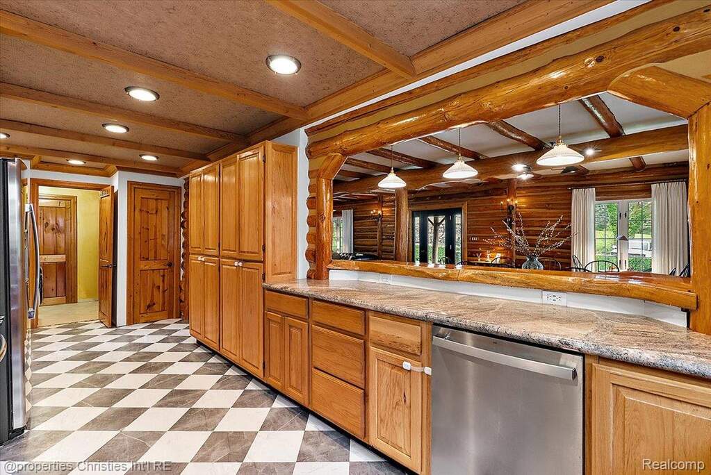 3 Bedroom Single Family Home/House's Image 16