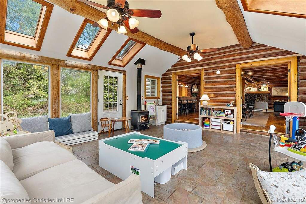 3 Bedroom Single Family Home/House's Image 18