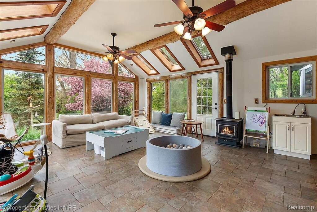 3 Bedroom Single Family Home/House's Image 19