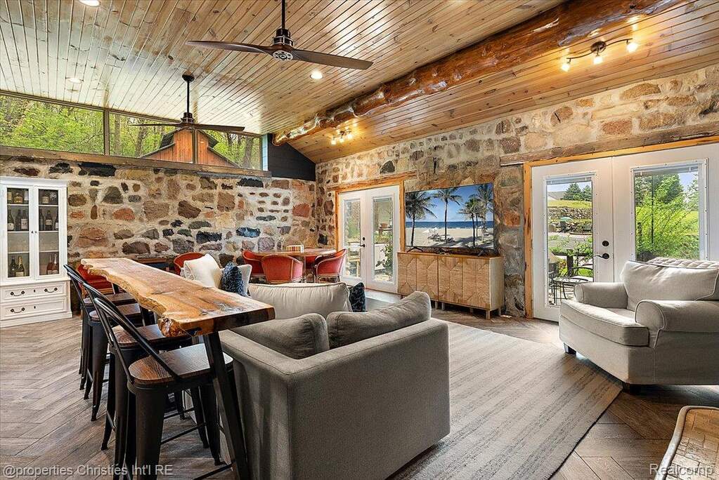 3 Bedroom Single Family Home/House's Image 20