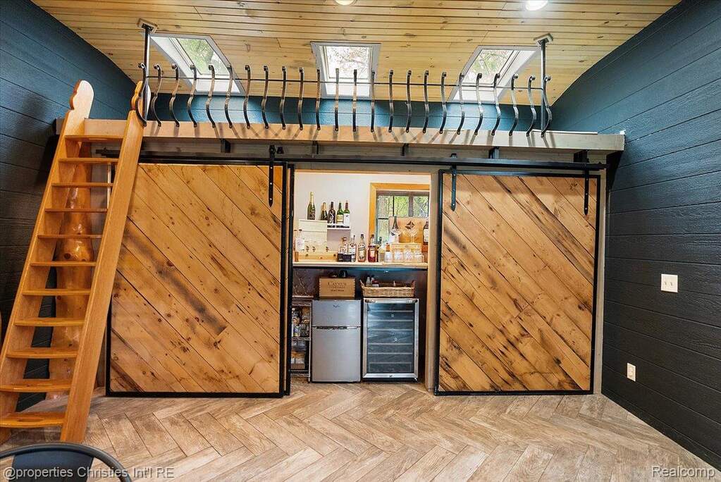 3 Bedroom Single Family Home/House's Image 34