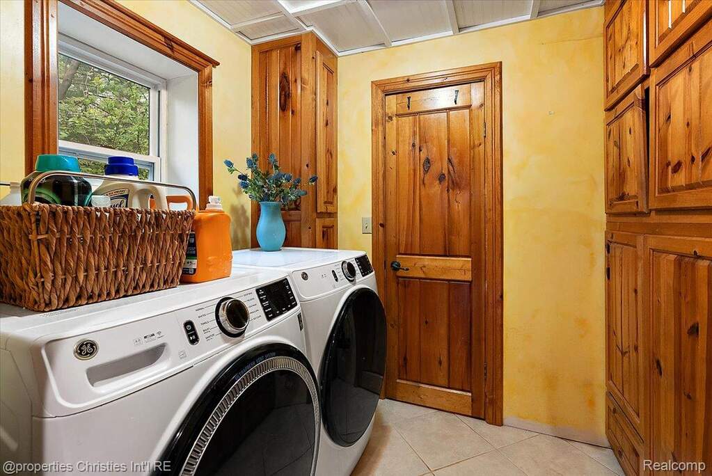 3 Bedroom Single Family Home/House's Image 37