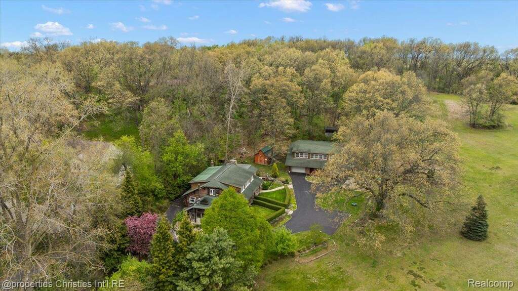 3 Bedroom Single Family Home/House's Image 43