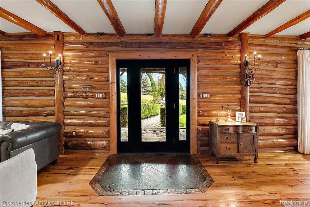 3 Bedroom Single Family Home/House's Image 6