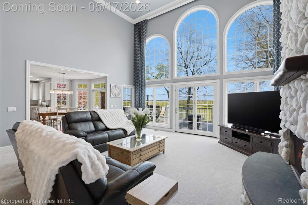 5 Bedroom Single Family Home/House's Image 14