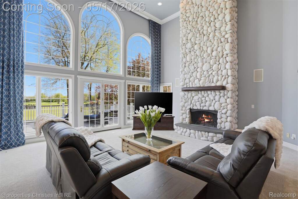 5 Bedroom Single Family Home/House's Image 15